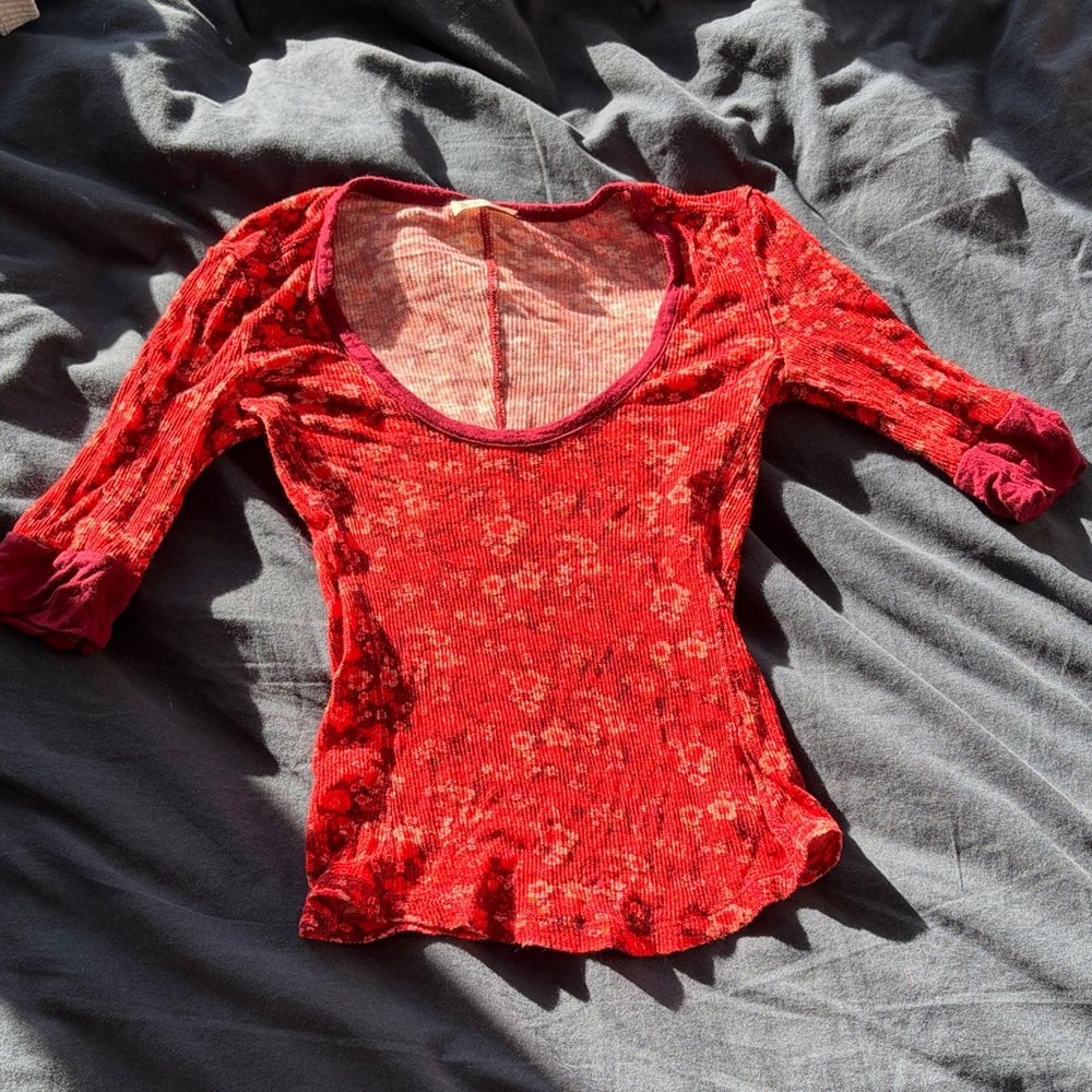 Red Floral Mid length Sleeve Top